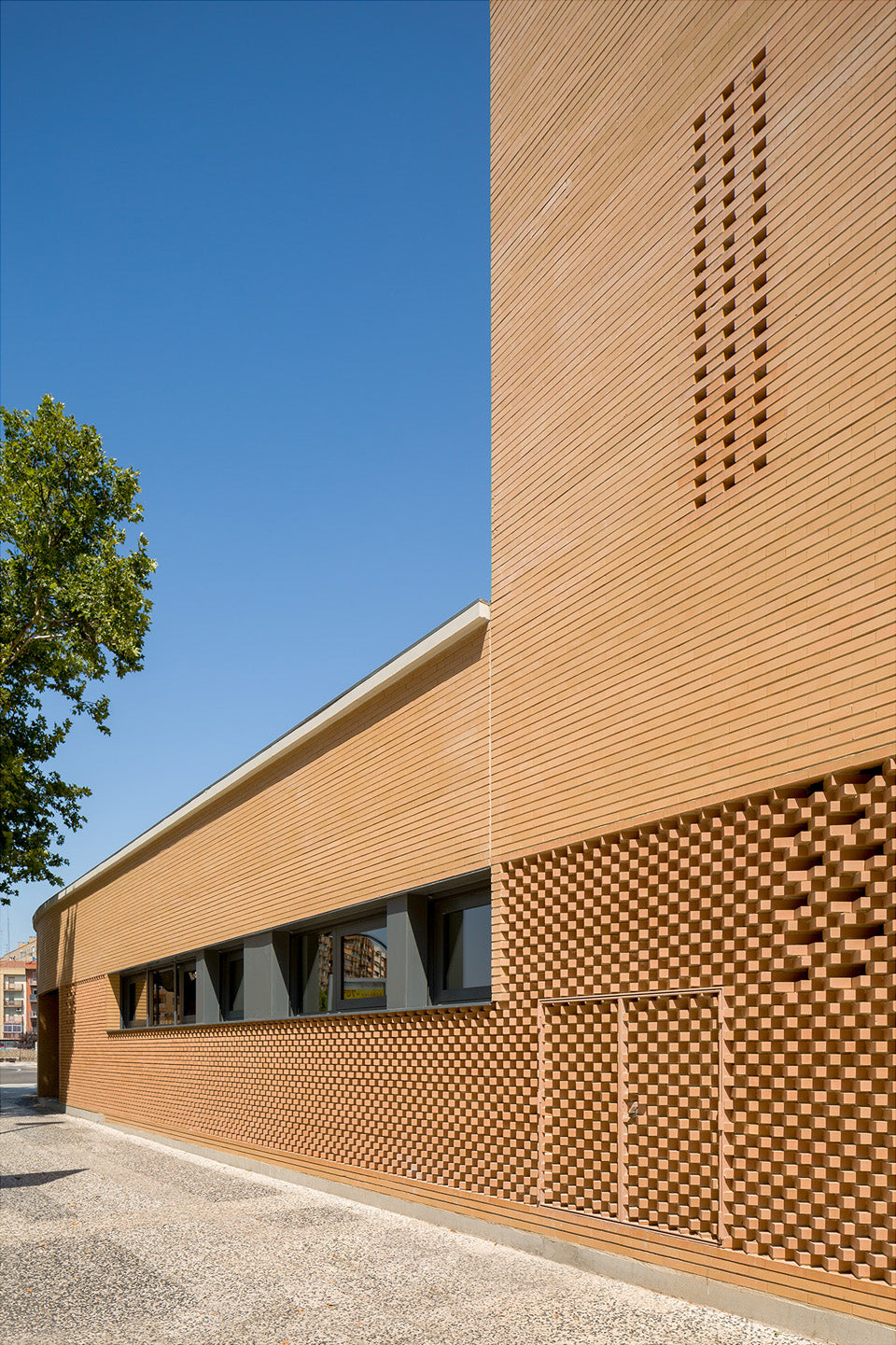 Muro exterior con ladrillo cerámico Sevilla liso