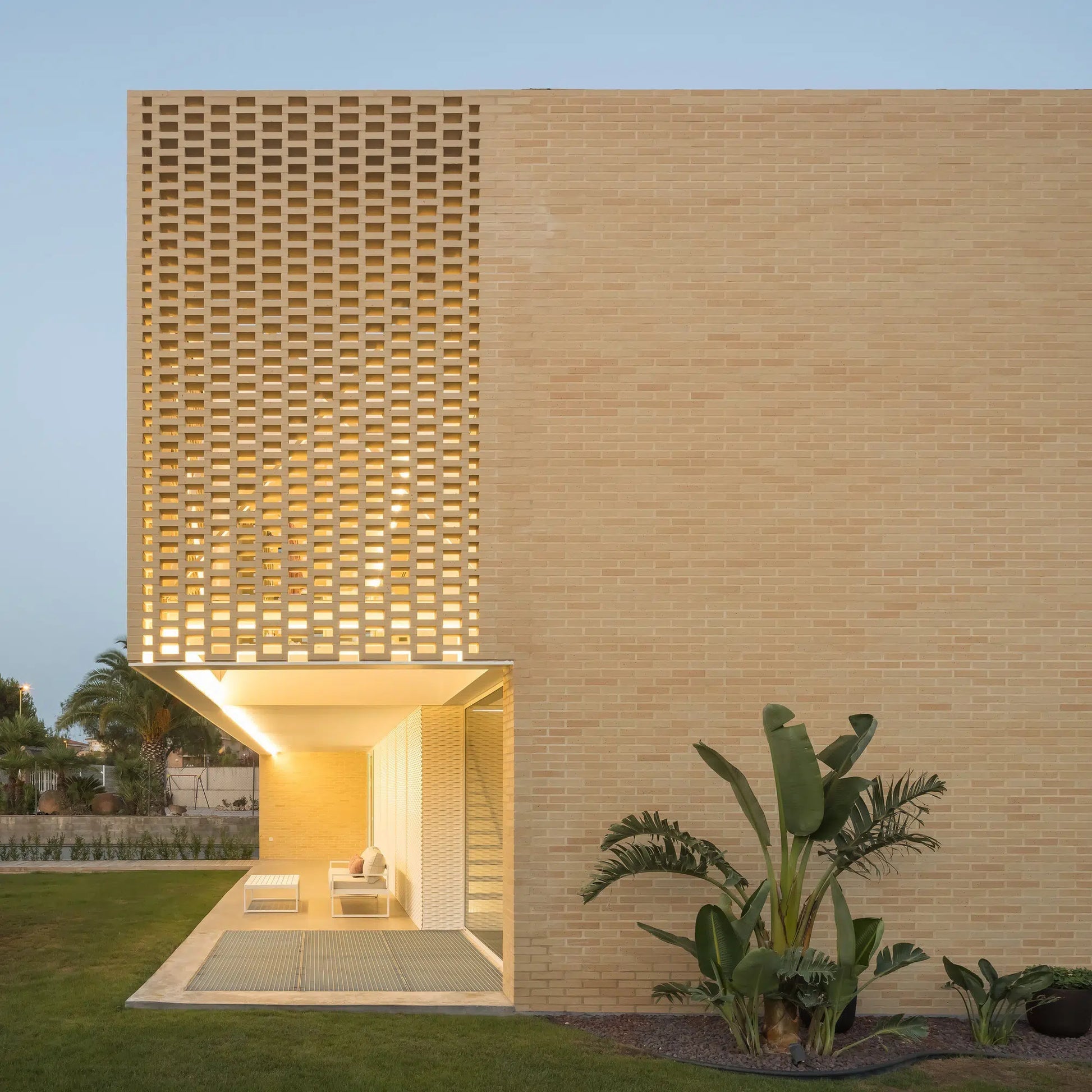 Fachada residencial con ladrillo klinker Levante ocre