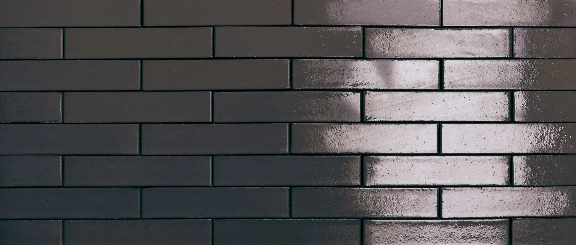 Ladrillo esmaltado negro Antracita para fachada oscura contemporánea